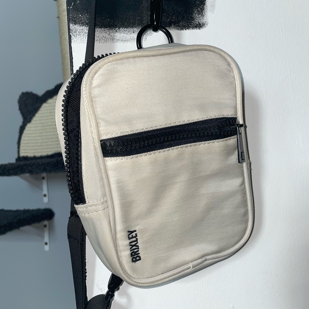 Brixley cross body bag